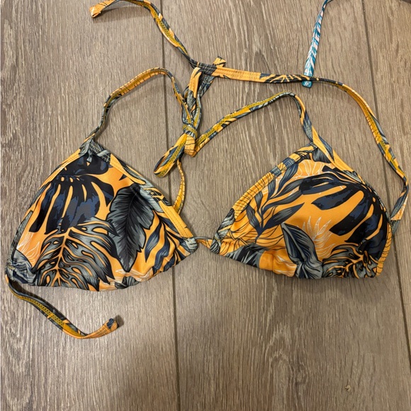 Bikini top bundle - Picture 9 of 12
